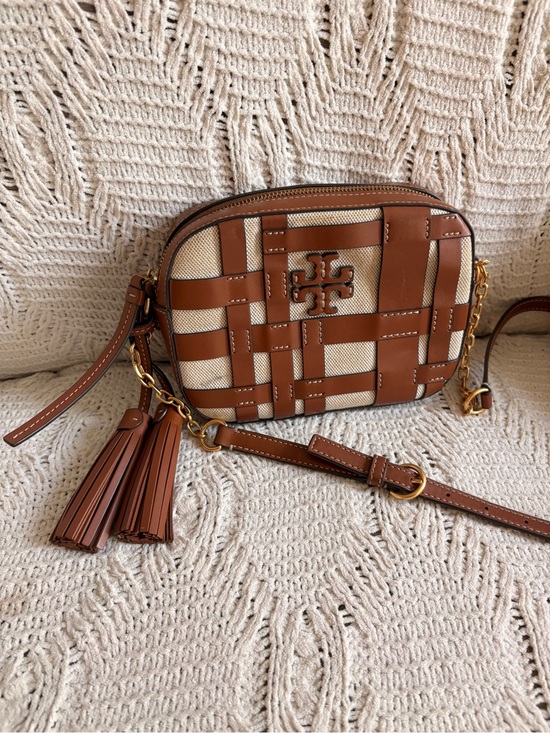Tory Burch Handbags - Tory Burch Brown Leather & Cream Canvas Woven Camera Crossbody